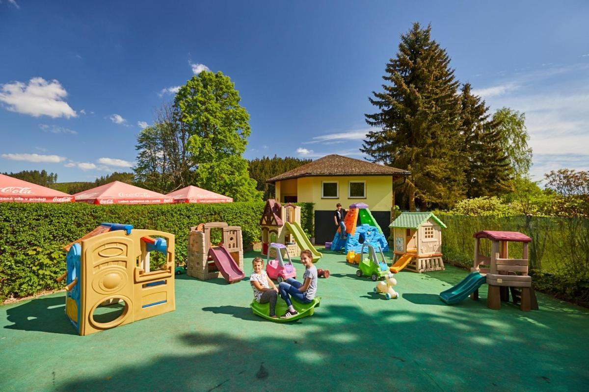 Camp Dolce Hotel Trutnov Ngoại thất bức ảnh